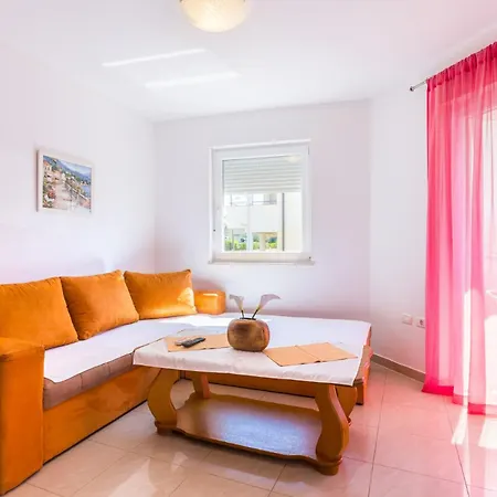 Apartment Boro - A5 Second Floor - Mpolo