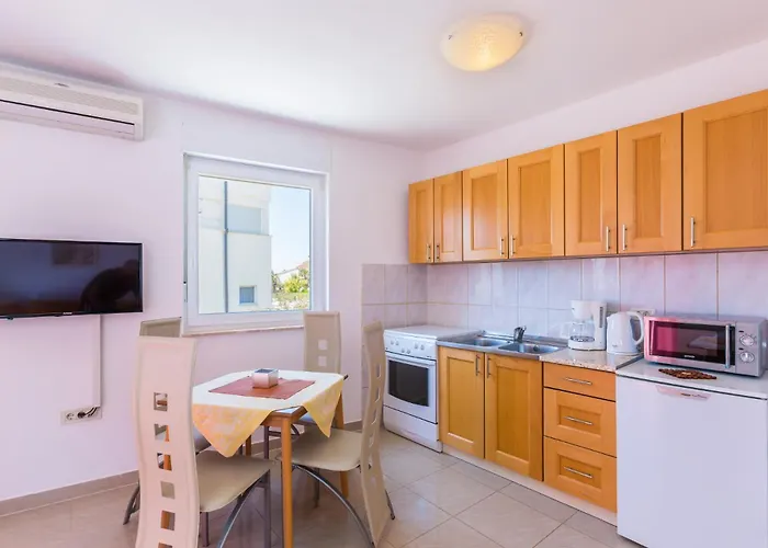 Boro - A5 Second Floor - Mpolo Apartment *